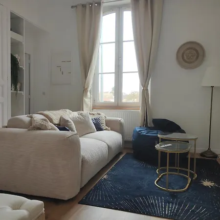 Apartment Prestige Loft-cinema Prive-king Size-parking Gratuit-5 Min Aeroport Beauvais