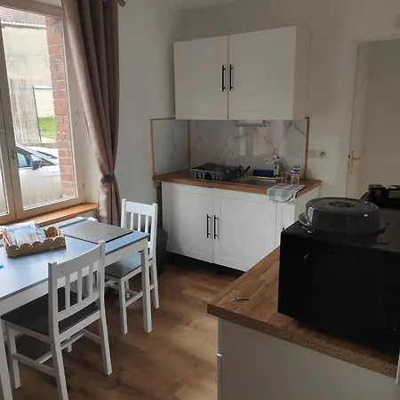 Prestige Loft-cinema Prive-king Size-parking Gratuit-5 Min Aeroport Apartman