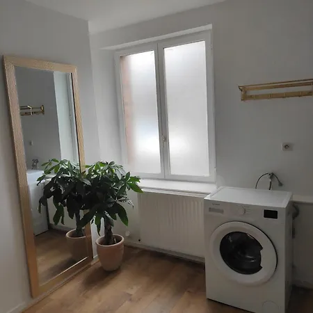 Prestige Loft-cinema Prive-king Size-parking Gratuit-5 Min Aeroport Apartament