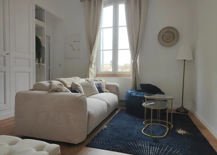 Apartment Prestige Loft-cinema Prive-king Size-parking Gratuit-5 Min Aeroport Beauvais